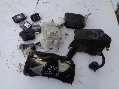 Бортовой компьютер 89661-05d30 toyota avensis t27 2.0 d4d фото №1