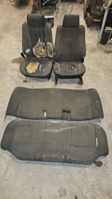 Оббивка сидіння заднє сидіння bmw e30 sedan фото №1