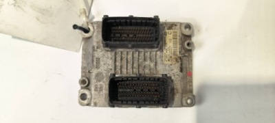 Бортовий комп'ютер двигуна ecu 0261206715 1.6 16v alfa romeo 147 фото №1