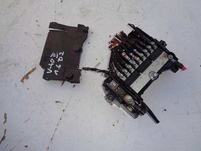 Корпус запобіжників клема volvo v40 ii 1.6 d2 фото №1