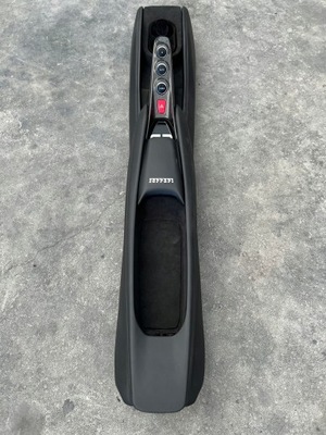 Ferrari f8 tributo подлокотник туннель средний фото №1