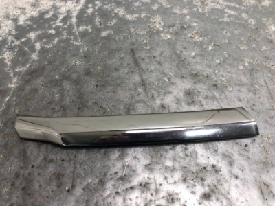 Молдинг хром решітка правий середина honda accord viii фото №1