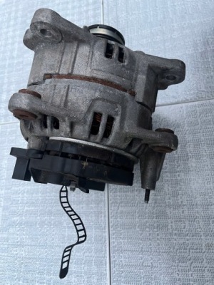 Audi a4 b6 1.9 tdi генератор bosch 028903029q 0124525010 140a фото №1