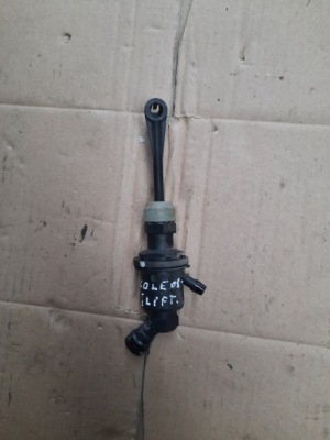 Koleos i lift 2.0dci насос сцепления фото №1