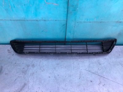 Toyota avensis t27 lift решітка бампера перед фото №1