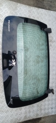 Peugeot 107 стекло багажника крышка багажника фото №1