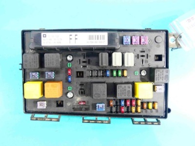 Коробка предохранителей opel astra iii h 13191129 фото №1