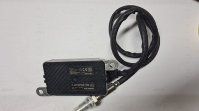 Mercedes-benz оригинальный номер 011 153 72 28 датчик nox, инжектор мочевина фото №1
