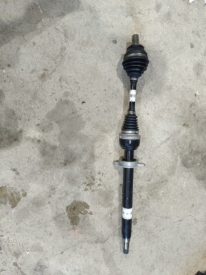 Mercedes cla w118 приводной вал правый  перед a1773309900 фото №1