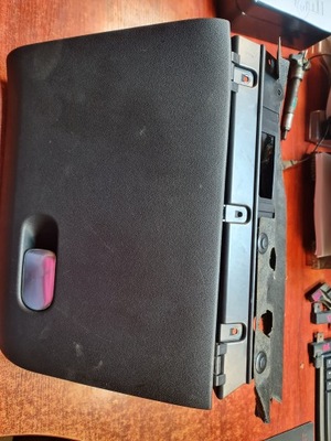 Бардачок пасажира citroen c3 picasso 96881954zd фото №1