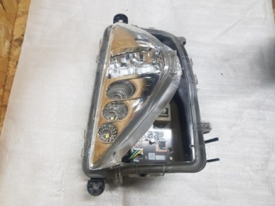 Противотуманная фара фара противотуманная toyota prius led drl фото №1