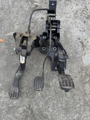 Педали педаль сцепления газа citroen jumpy proace vivaro c expert iv 2016- фото №1