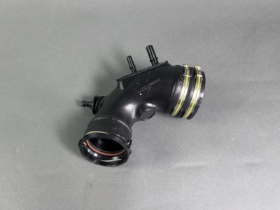 Труба всмоктувальна турбіни права maserati levante фото №1