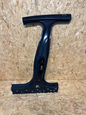 Bmw x1 u11 стійку  середній лівий поріг фото №1