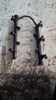 Chrysler pacifica молдинг упорскування форсунки фото №1