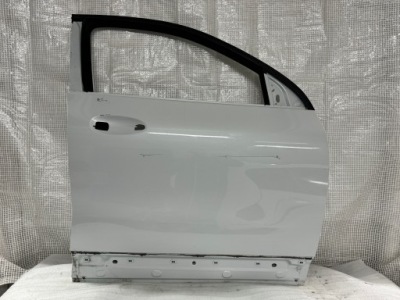 Mercedes gla w247 праве передні двері фото №1