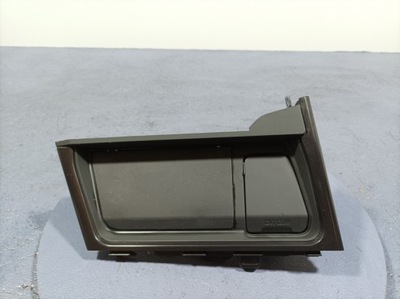 Lexus ux 250h бардачок полка прикуривателя 2 pin 58813-76010 фото №1