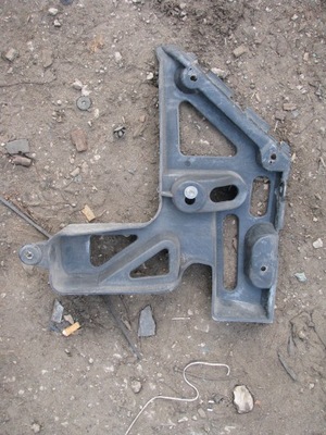 SOPORTES DE PARAGOLPES RENAULT MEGANE II BERLINA DERECHA PARTE TRASERA 8200146042  