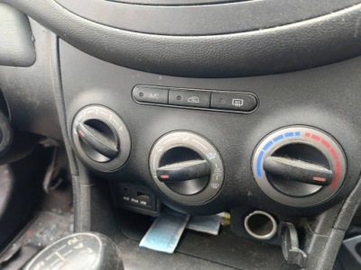 Роз'єм aux usb ipod hyundai i10 2011 фото №1