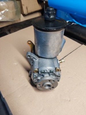 Насос усилителя mercedes w140 a1404666101 фото №1