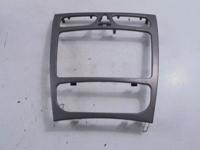 Mercedes c w203 консоль рамка радио 00-04 4d a2036809039 фото №1