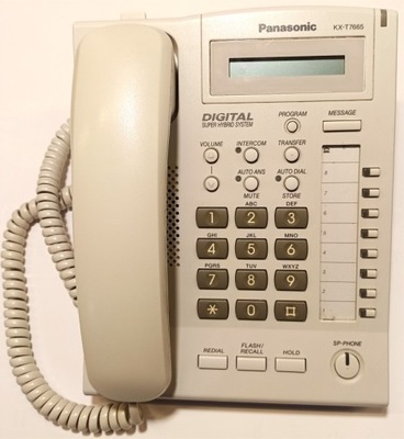 Telefon systemowy KX-T7665 Panasonic w jasnym kolorze używany