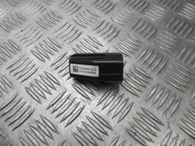 Реле tesla model s 2015 102285600b фото №1