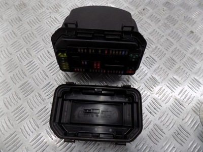 Bmw f30 коробка корпус предохранителей фото №1