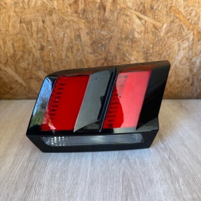 Лампа задня права кришки peugeot 3008 ii 9810477780 фото №1