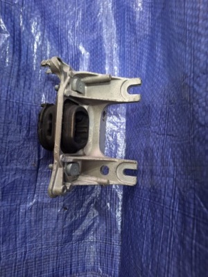 Кронштейн подушка двигуна renault twingo iii 16r 1,0sce фото №1