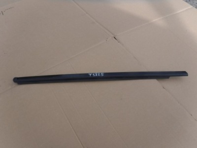 Молдинг уплотнитель правый перед mercedes ml w164 фото №1