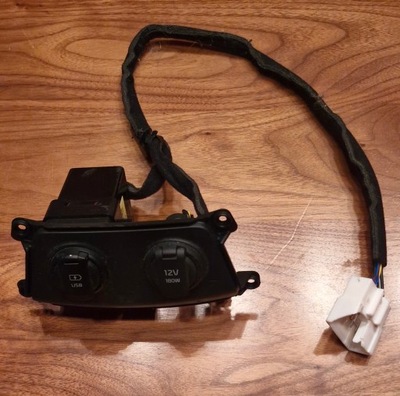 Роз'єм port usb тунель kia sportage iv 4 96125-c5010 фото №1