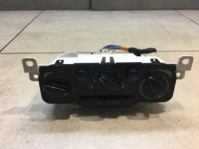 Панель обдув кондиціонера mazda 323f bj fl фото №1