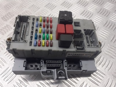 Коробка запобіжників fiat punto ii 1.2 51744896npl фото №1