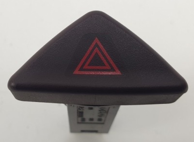 Кнопка света аварийных volvo оригинальный номер 9441045 фото №1