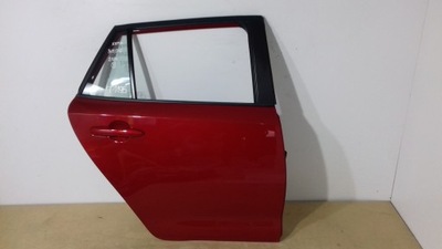 TOYOTA COROLLA E21 DE PUERTA PARTE TRASERA DERECHA 3U5 2SZ UNIVERSAL SUZUKI SWACE ROJA  