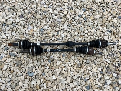 Toyota yaris ii 1.0 vvti привідний вал права перед фото №1