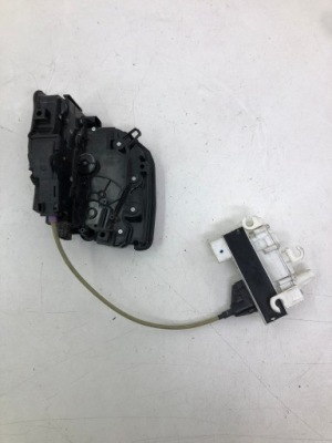 Bmw f15 f16 g11 замок доводчик дверь правый задний  2581898 фото №1