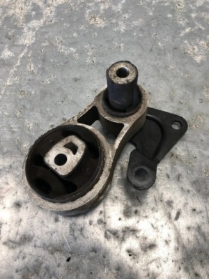 Кронштейн подушка двигуна ford fusion 2s61-6p082-ab фото №1