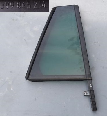 Стекло дверь правая задняя skoda superb iii 3v9845214 фото №1