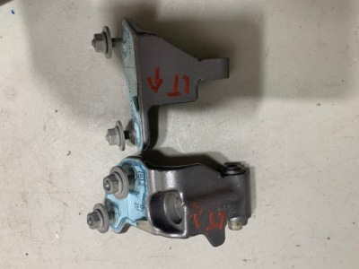 Mercedes gle 167 петлі двері лівий задній оригінал фото №1