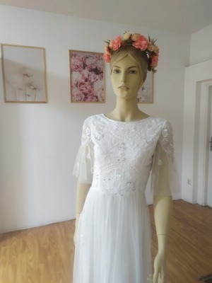 Nowa zdobiona suknia ślubna rustykalna z rękawkiem