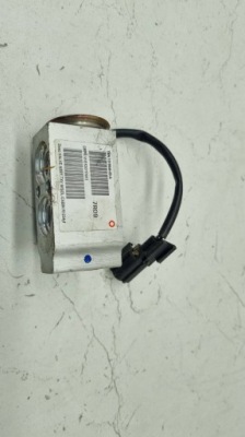 Tesla model s 2012-2021 шланг пабтрубок  клапан кондиционера 1019544-00-a фото №1