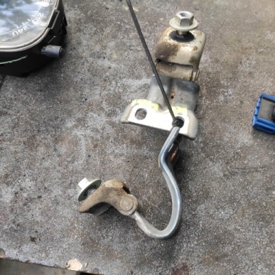 Петлі кришки багажника задня skoda octavia kombi i фото №1