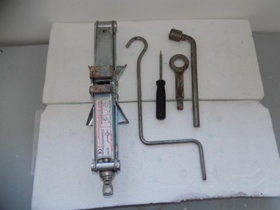 Домкрат підйомник ключ 17 mm болт daewoo chevrolet matiz spark фото №1