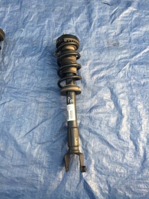 Dodge challenger 17 18 амортизатори перед правий фото №1