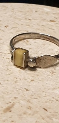 Srebrny pierścionek z kością, 18mm