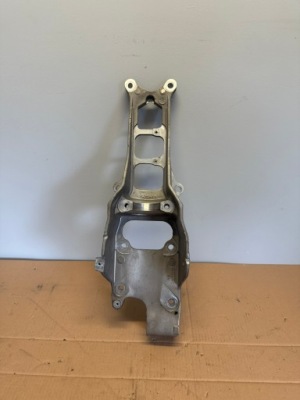 Кронштейн підвіска кабіни scania rs 2323742 фото №1