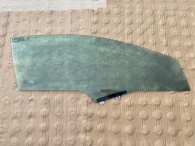 Honda civic viii ufo скло права передня type-s фото №1