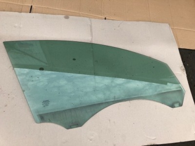 Скло права бічна двері volvo s40 v50 2004-2006 фото №1